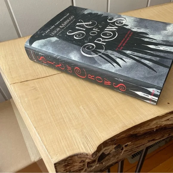 JUST IN Six of Crows Bardugo Fantasy Heist Novel Intrigue Teen Fiction Hardcover - Picture 7 of 9